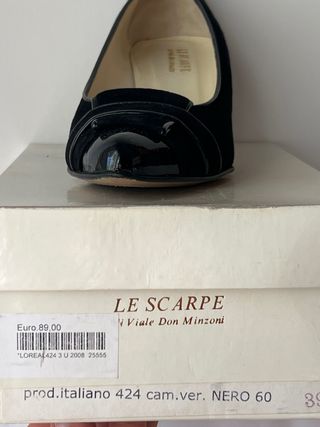 Scarpa da donna elegante in camoscio nero