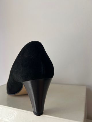 Scarpa da donna elegante in camoscio nero