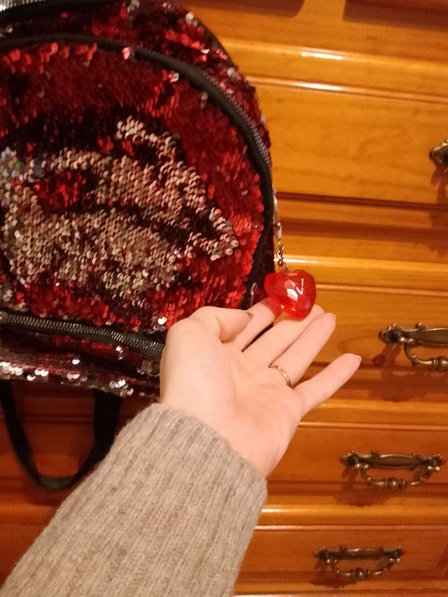 Mochila con efecto lentejas