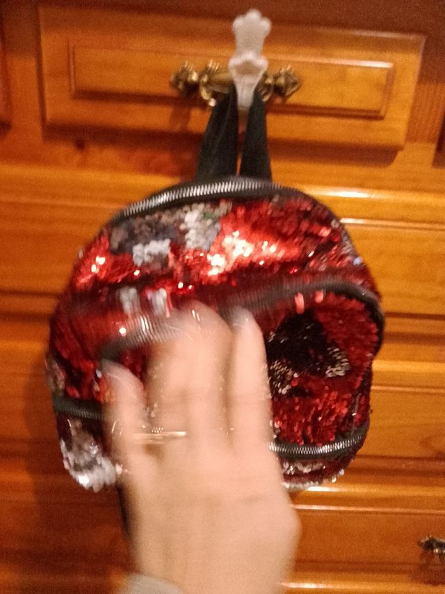 Mochila con efecto lentejas