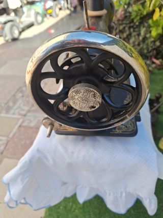 Maquina de coser antigua Wertheim