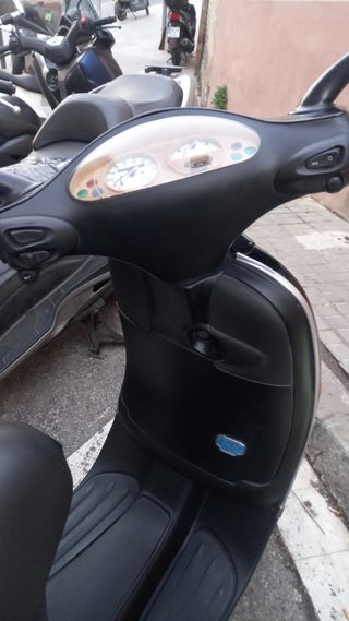 LEER Ciclomotor Piaggio Vespa Et2