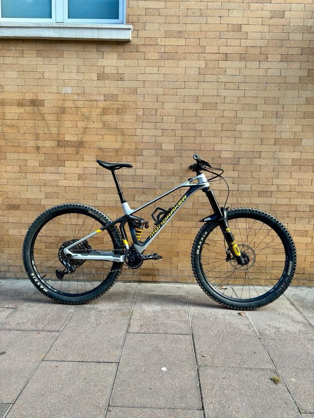 Mondraker superfoxy carbon rr 2024