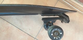 Patineta PENNY Blackout 29" surfkate