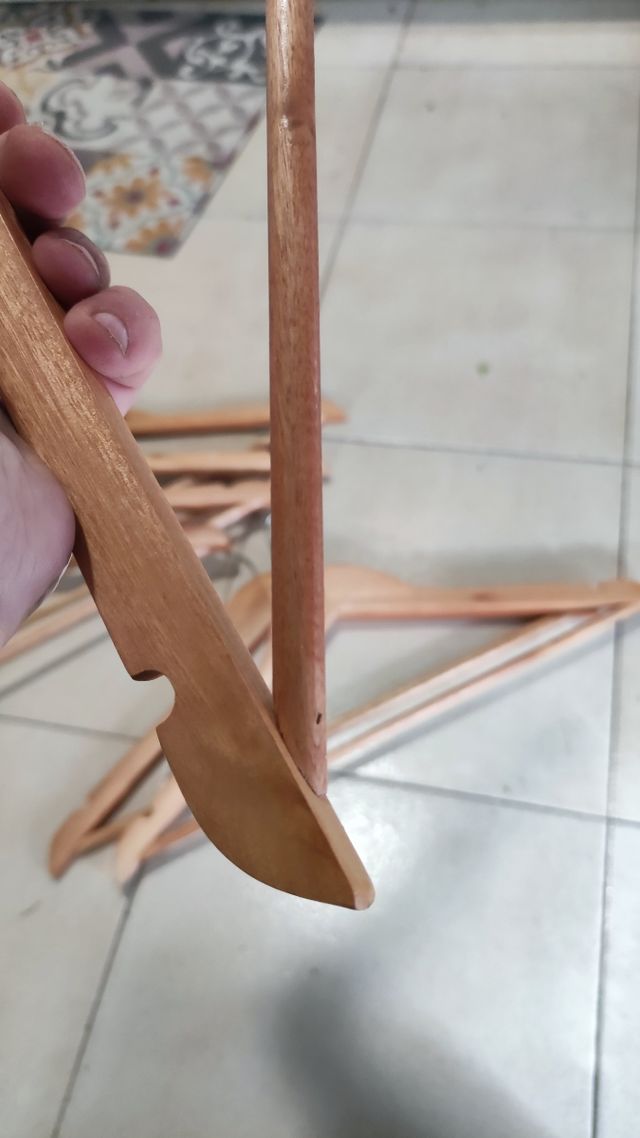 Perchas ropa madera