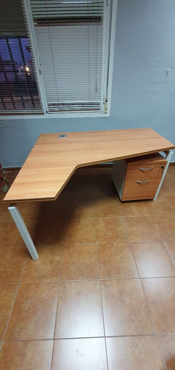 Mesa oficina y cajonera