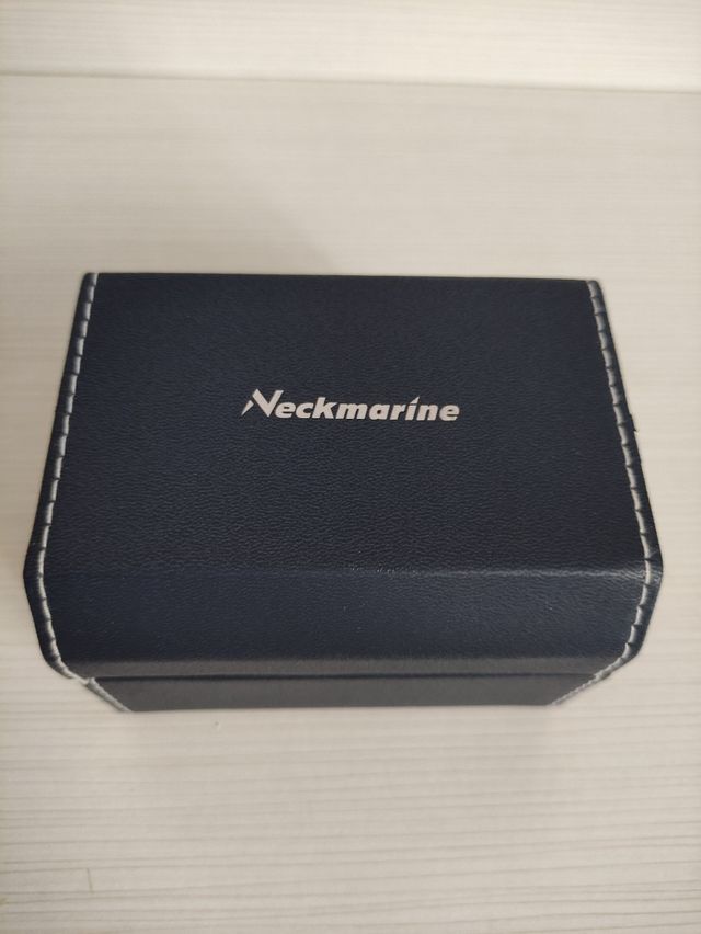 Reloj nuevo, unisex.