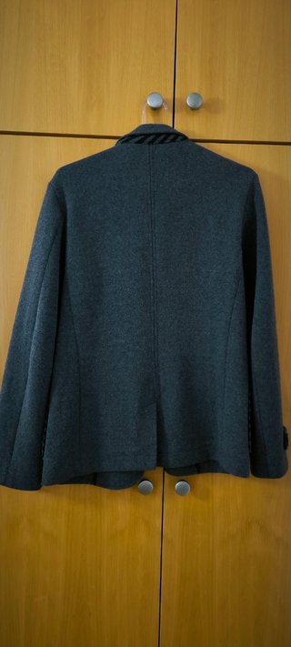 Chaqueta estilo blazer gris