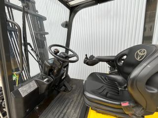 CARRETILLA ELEVADORA ELECTRICA BATERIA 2500KG