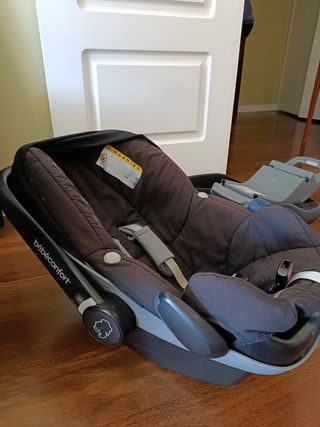 Sillita coche bebeconfort + familyfix.