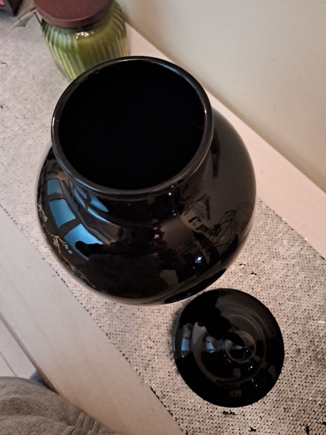 Jarron de ceramica negro