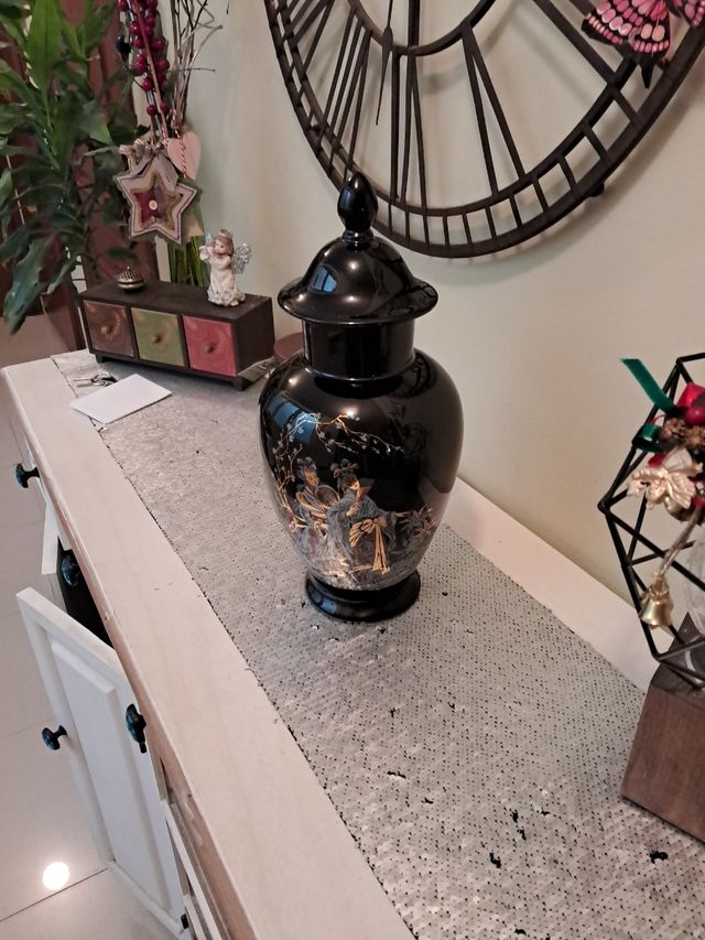 Jarron de ceramica negro