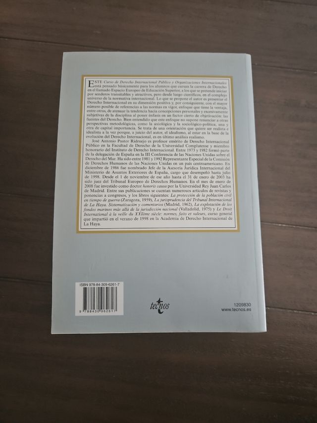 Curso de Derecho Internacional Público y Organizaciones Internacionales (Derecho - Biblioteca Universitaria De Editorial Tecnos) (Spanish Edition)