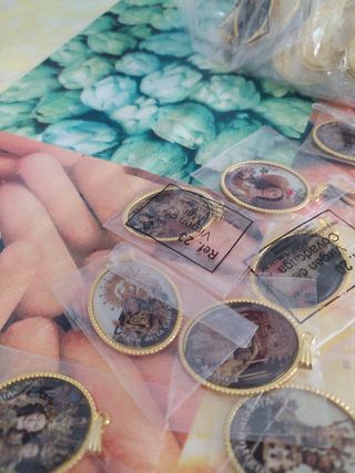 50 medallas santos, vírgenes y cristos