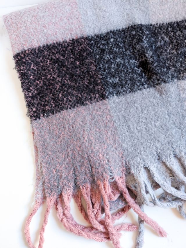 Conjunto de bufanda y gorro rosa