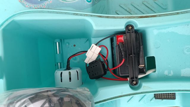 Quad electrico de niños es de la FROZEN