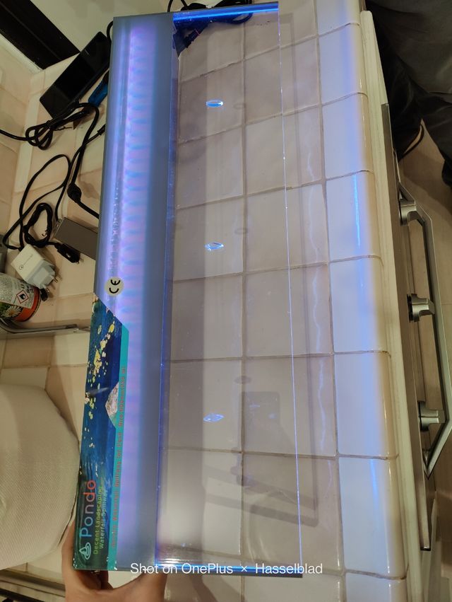 Fontana vivid stream of waterfall pondo