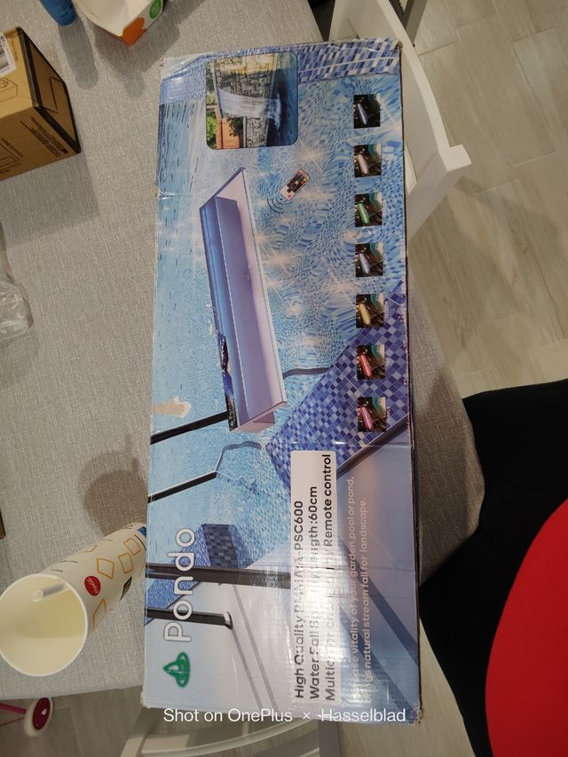 Fontana vivid stream of waterfall pondo