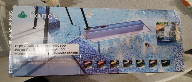 Fontana vivid stream of waterfall pondo