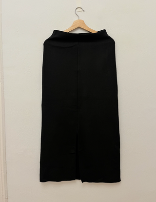 Falda negra recta Zara