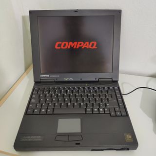 Portátil vintage Compaq Notebook 100