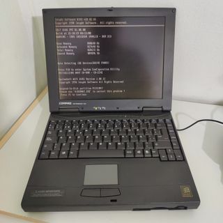 Portátil vintage Compaq Notebook 100