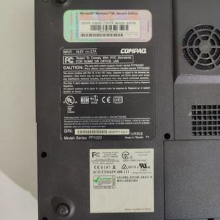 Portátil vintage Compaq Notebook 100