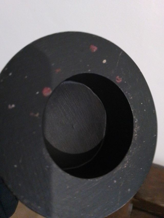 Colmillo tallado de resina.antiguo