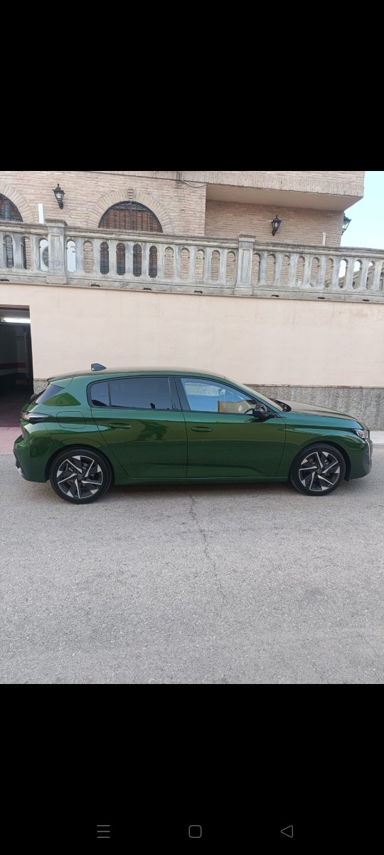 Peugeot 308 2023 - foto 1