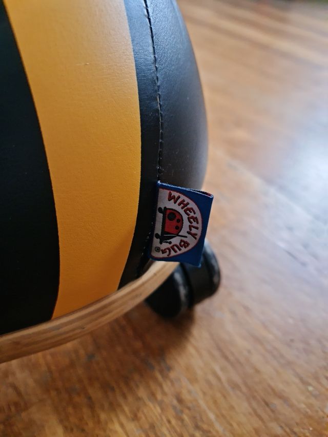 Juguete correpasillos Abejita