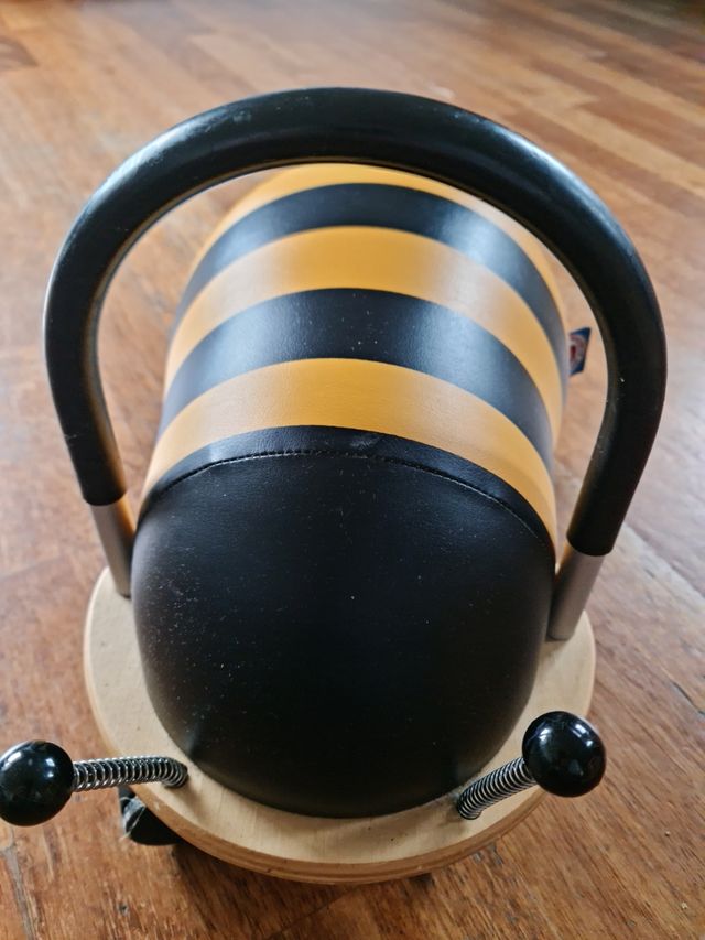 Juguete correpasillos Abejita