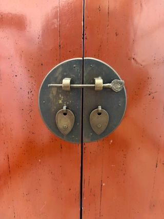 Mesa oriental auxiliar