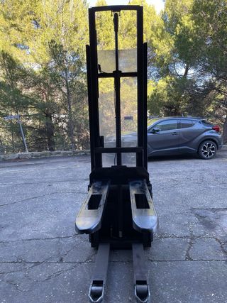 Apilador BT Toyota 3700mm 1200kg