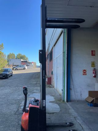 Apilador BT Toyota 3700mm 1200kg