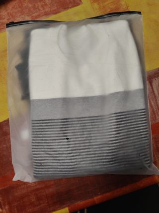 Jersey talla M grueso. 