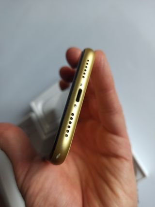 iPhone 11 128 GB Yellow