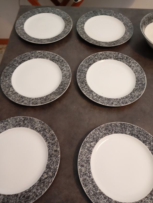 Set 6 piatti piani più 1 zuppiera Croff