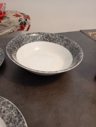 Set 6 piatti piani più 1 zuppiera Croff