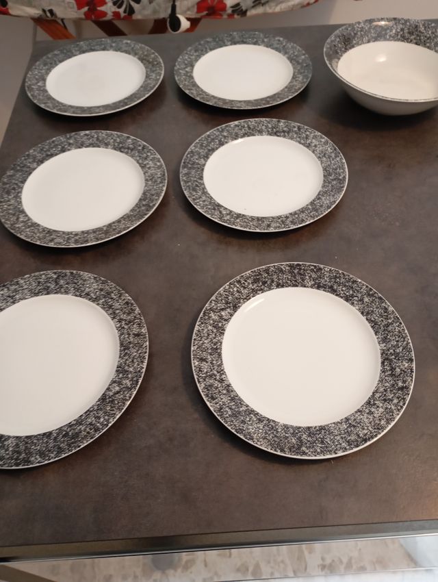 Set 6 piatti piani più 1 zuppiera Croff