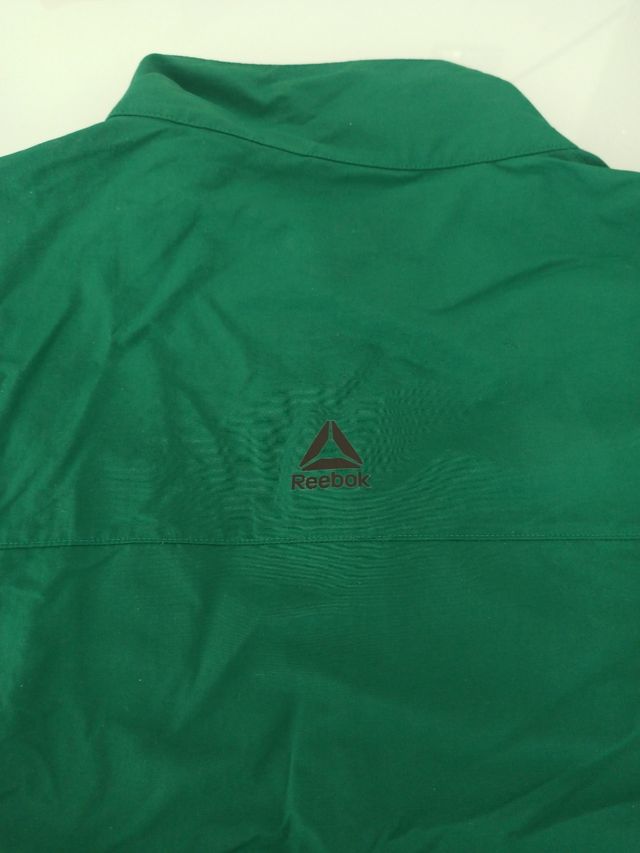 Corta vientos reebok