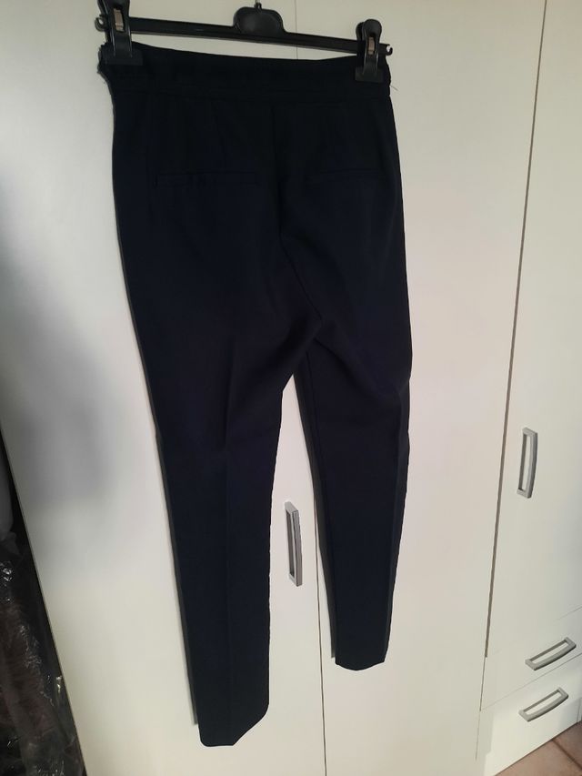 Pantaloni Zara a sigaretta. 