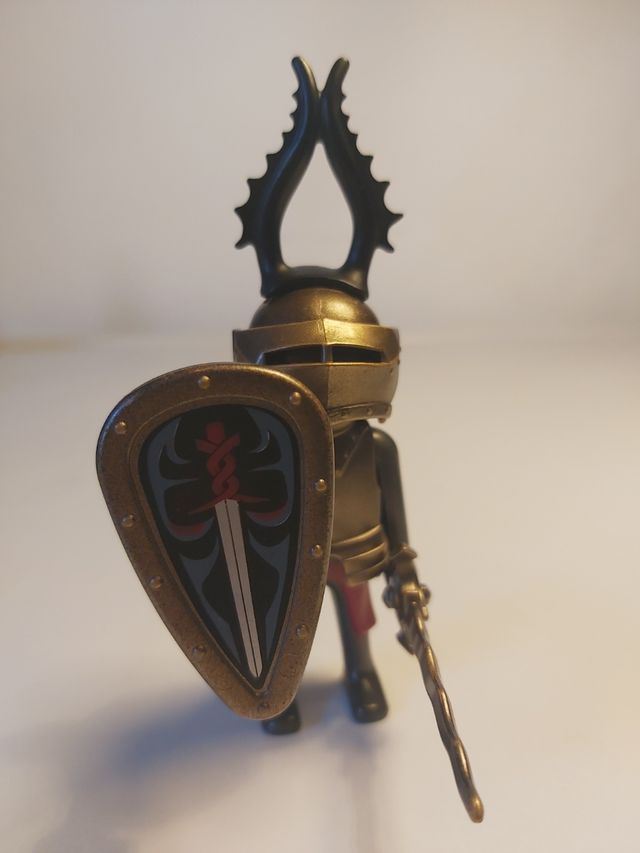 38. Caballero lobo+armadura playmobil