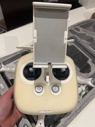 Dron Dji Phantom 4 con 3 baterías