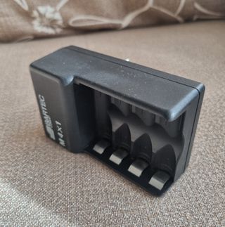 Cargador de 4 pilas tipo AA BARTEC COMPIT M4x1