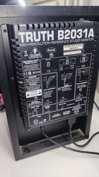 Monitor estudio behringuer 8" autoamplificado