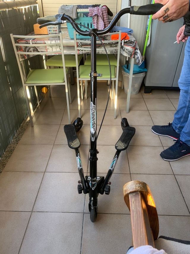 Patinete de 3ruedas con frenos en manillar