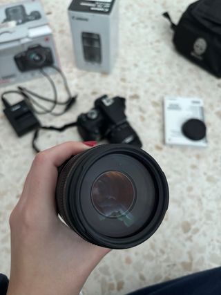 Kit Camara Canon EOS 2000D y objetivo