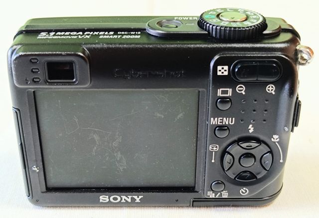 Cámara de fotos digital SONY DSC-W12