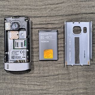 Nokia 6700 SLIDE Cellulare