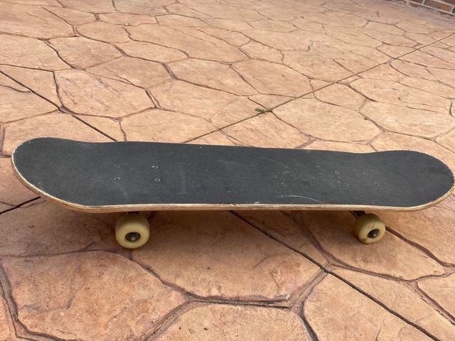 Skateboard con dibujo